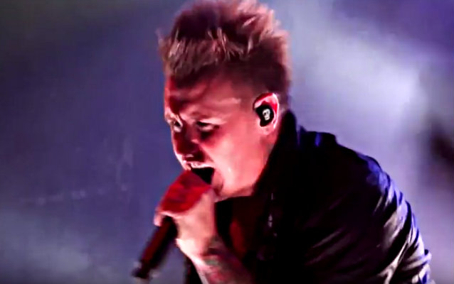 PAPA ROACH Pays Tribute To CHESTER BENNINGTON With 'In The End' Cover (Video)