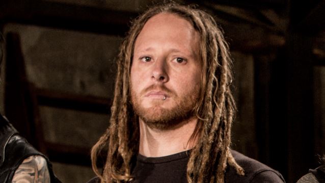 DEVILDRIVER Guitarist Thinks It's 'Silly' When Metal Bands Cover Metal Songs