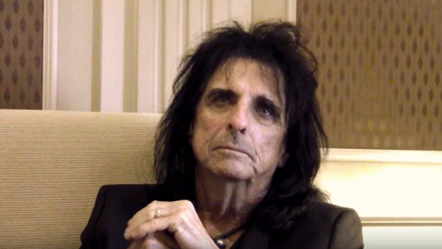ALICE COOPER Premieres Official Video For New Single 'The Sound Of A'