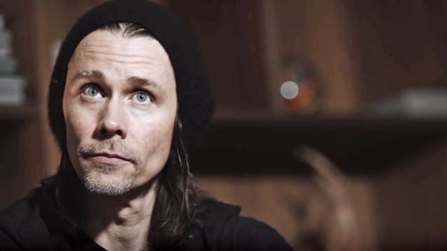 MYLES KENNEDY Says There Are No Concrete Plans To Work On New SLASH Solo Album
