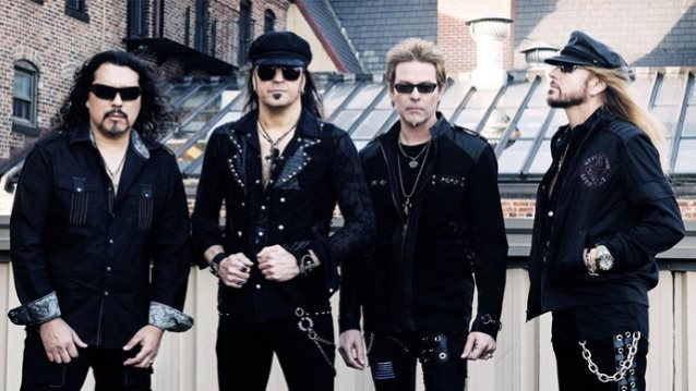 STRYPER's OZ FOX On TIM GAINES's Exit: 'I'm Really Bummed Out That It Ended Up The Way It Did'